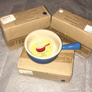 Le Creuset French Onion soup bowl set.